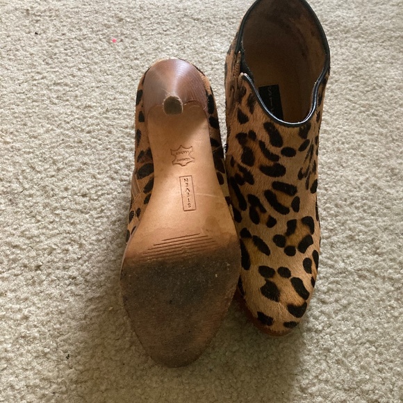 STEVEN by Steve Madden Lipstik 2 Leopard Patterned Ankle Booties / size 5.5 - Picture 3 of 5